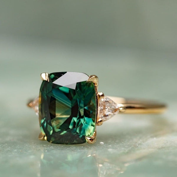Anillo de piedra preciosa verde inspirado en lo vintage | Oro