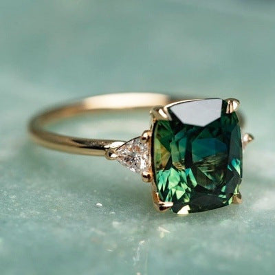 Anillo de piedra preciosa verde inspirado en lo vintage | Oro